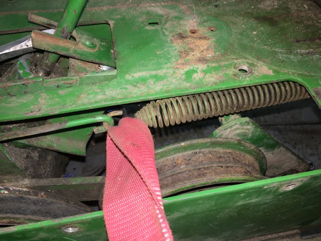 SOME PRONGS BROKE OFF TOY TRACTOR PARTS JOHN DEERE 112 CHUCKWAGON BEATER 